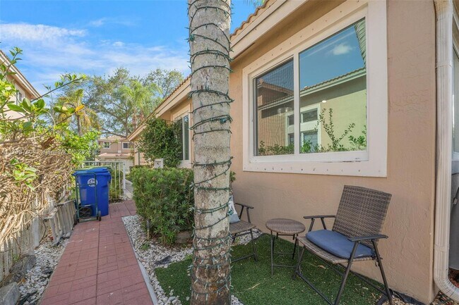 Building Photo - 15847 SW 12th St