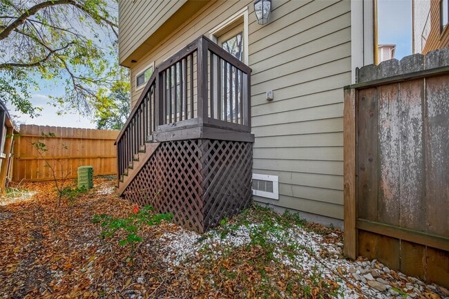 Building Photo - 2063 W 14th 1/2 St