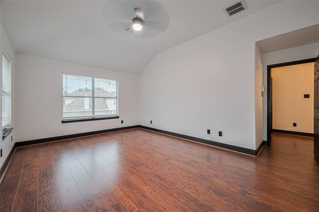 Building Photo - 13703 Broad Oaks Ln