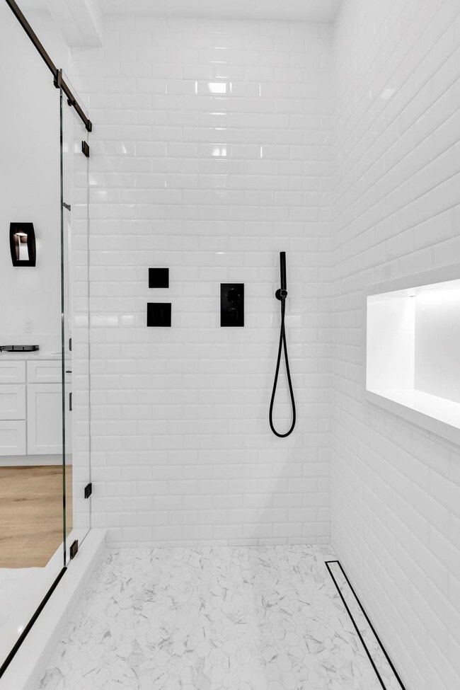 Building Photo - 6391 NW 23rd Ln