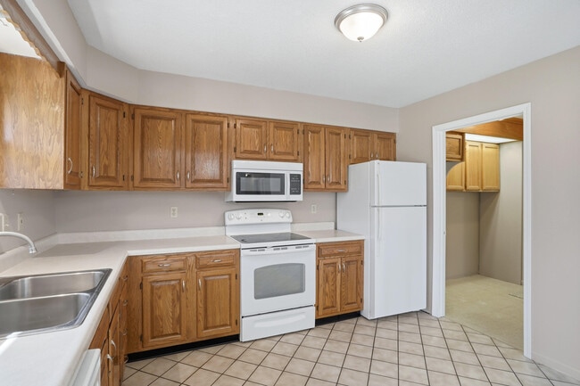 Building Photo - 5561 Waterfront Dr N