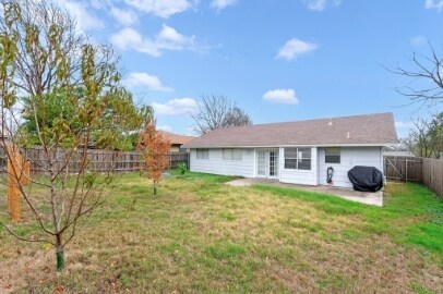 Building Photo - 8408 Maine Dr