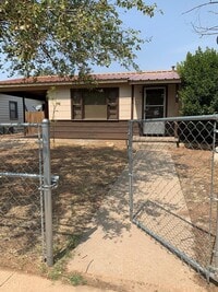 Building Photo - 511 Douglas Dr