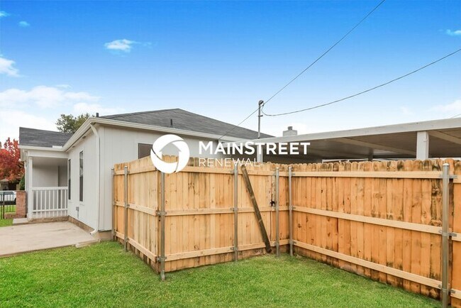 Building Photo - 3 Bedroom Pet-Friendly Home in IRVING, TX ...