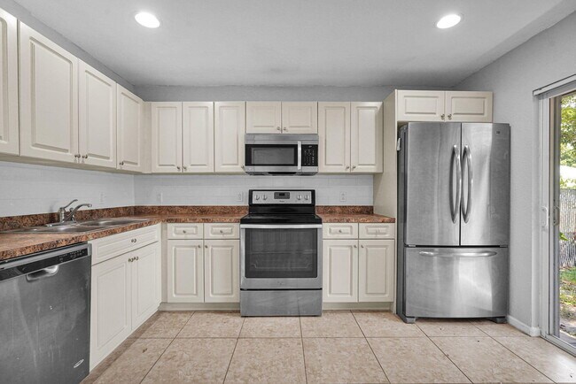 Building Photo - 520 Southridge Rd