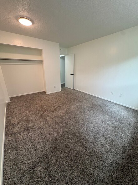 Building Photo - 595 Wagner Dr