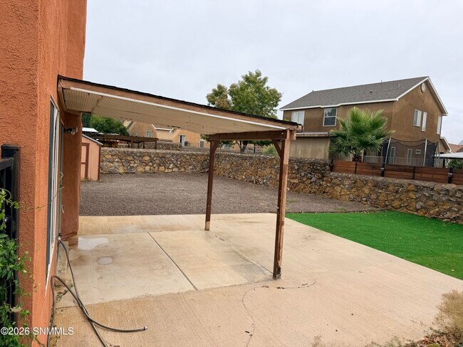 Building Photo - 1108 Kilbourne Hole Dr