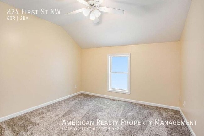 Building Photo - 824 First St NW-