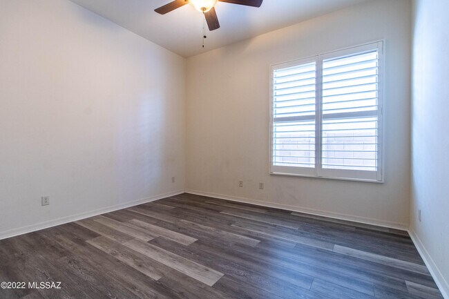 Building Photo - 11877 N Mesquite Hollow Dr