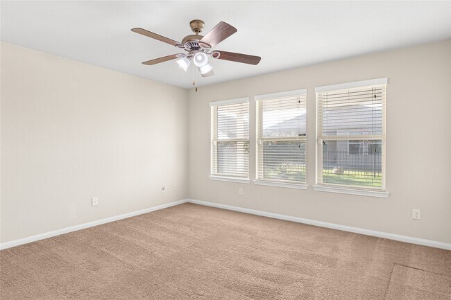 Building Photo - 3710 Saddlebag Way