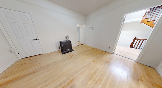 Building Photo - 18 Elizabeth St