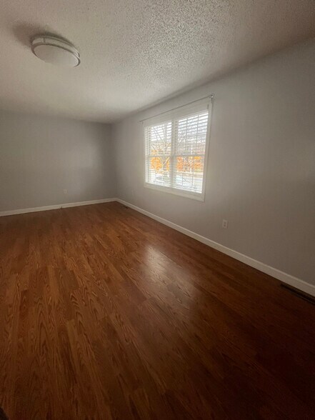 Building Photo - 775 Chicopee St