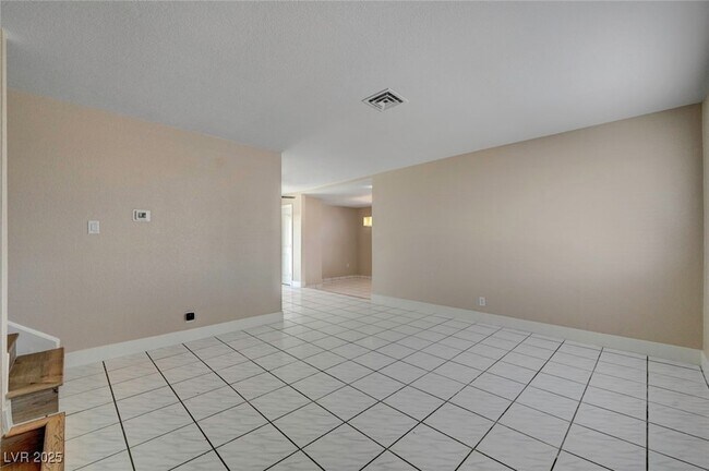 Building Photo - 6121 Edgewood Cir