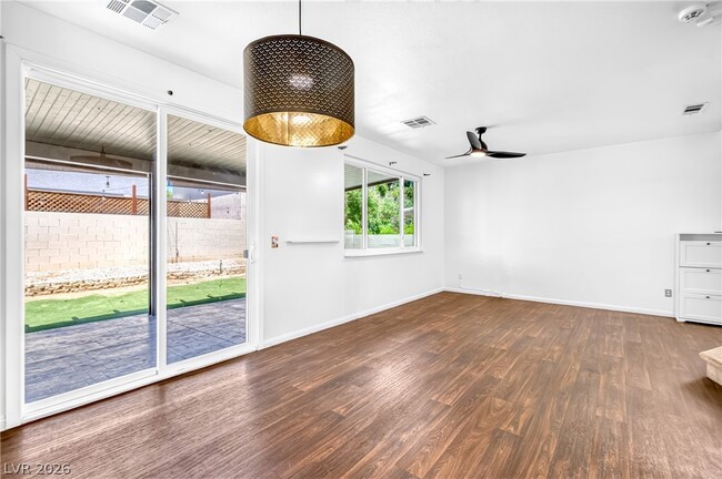 Building Photo - 1303 Pecan Tree Ct
