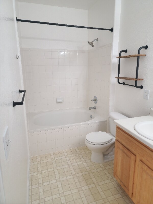 Building Photo - 10427 W Hampden Ave