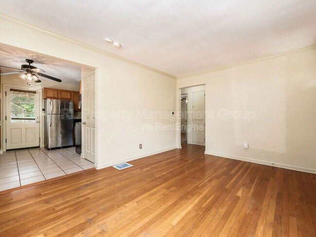 Building Photo - 925 S Chesterfield Rd