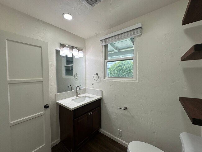 Building Photo - Newly remodeled 1BD/BA apartment home for rent in South Park!