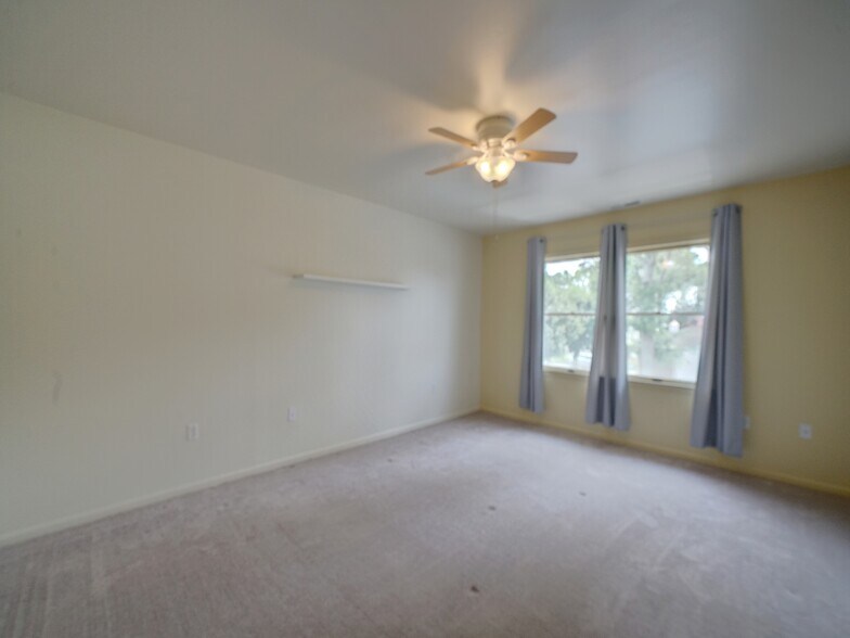 Master bedroom - 405 Franklin St