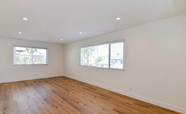 Building Photo - 223 Avenida De La Grulla