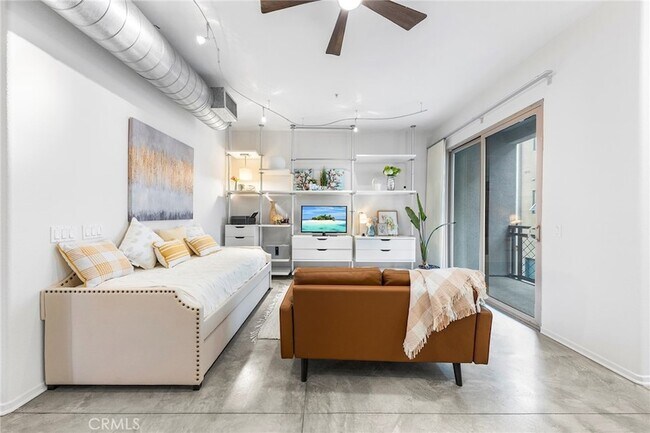 Building Photo - 210 N Spurgeon St