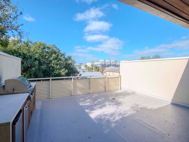 Building Photo - 213 S Moody Ave