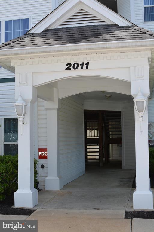 Primary Photo - 2011 Starlight Ln