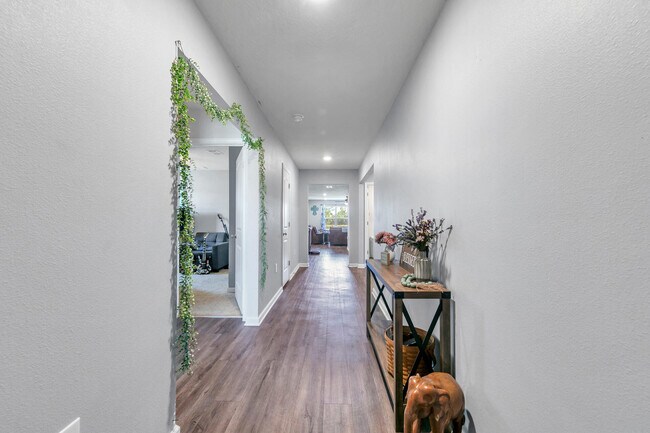 Building Photo - 507 Merganser Way