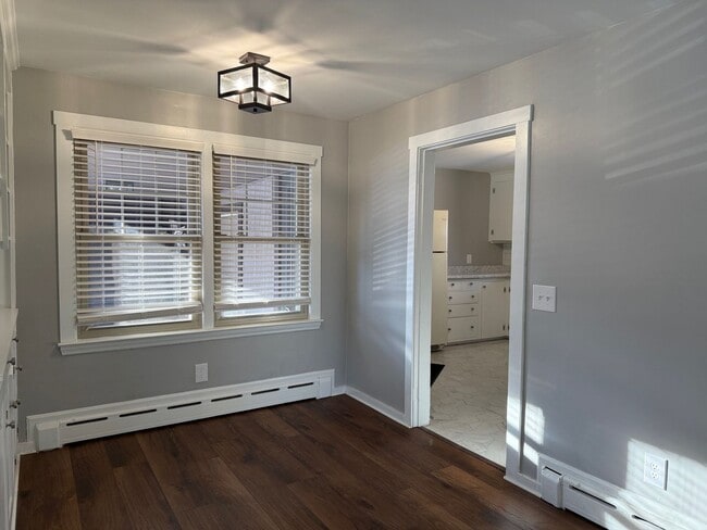 Building Photo - 5 Down E Ln