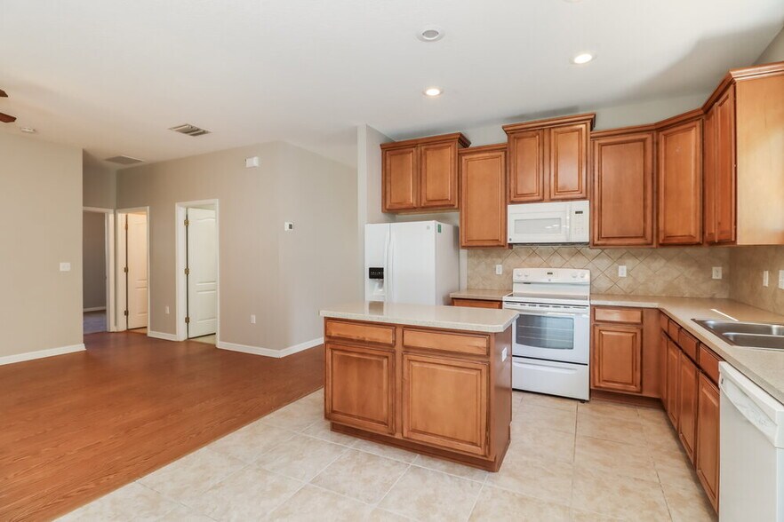 Building Photo - 11746 Colony Lakes Blvd