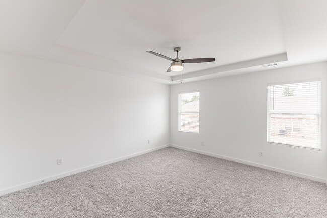 Building Photo - "Charming Newly built 3-Bed Townhouse Retreat with Granite Elegance in Prime Huntsville Location!"