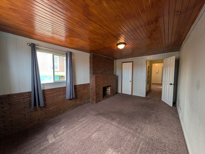 Building Photo - 1649 Florence St