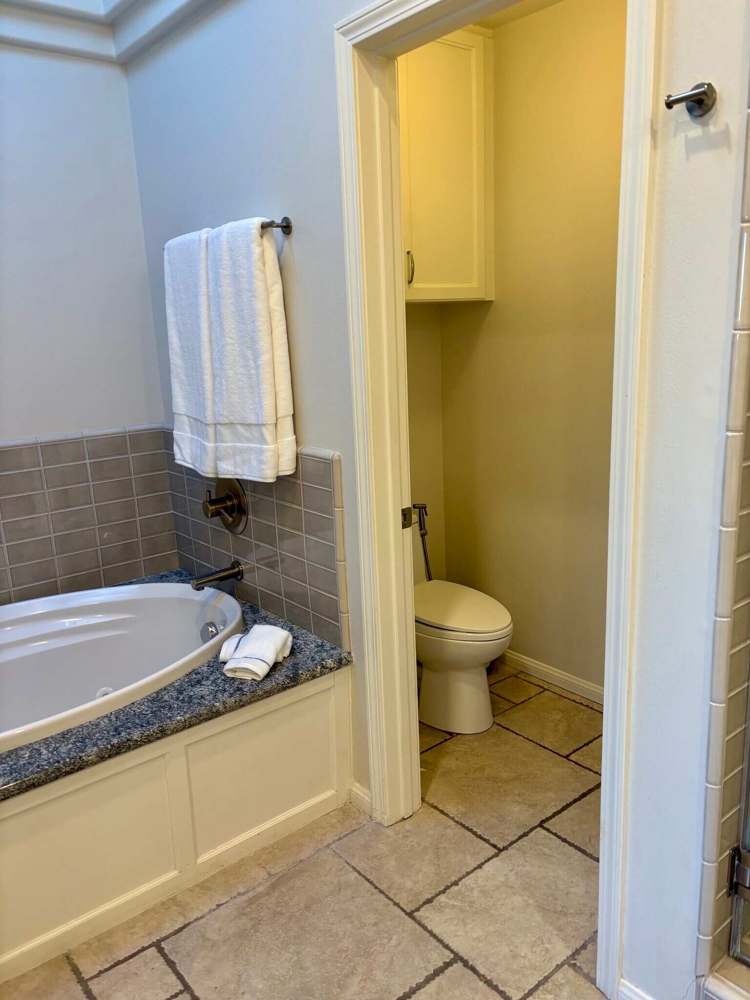 Building Photo - 6483 Zuma View Pl