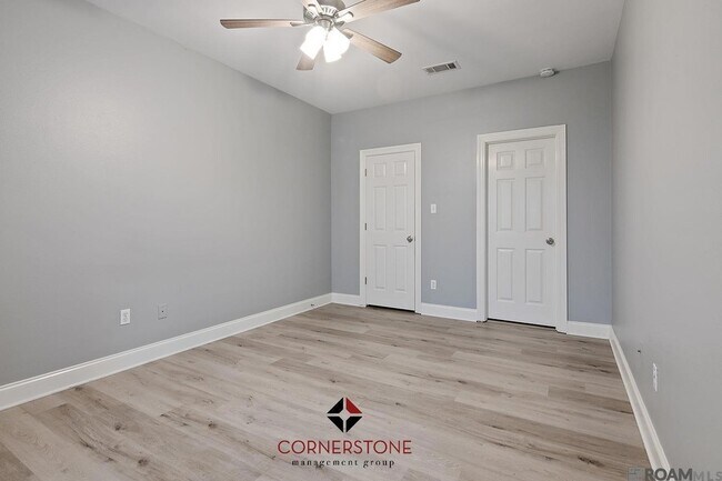 Building Photo - 4625 Burbank Dr