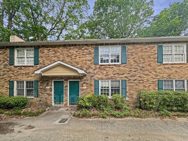 Primary Photo - 3015 Spruce Cir