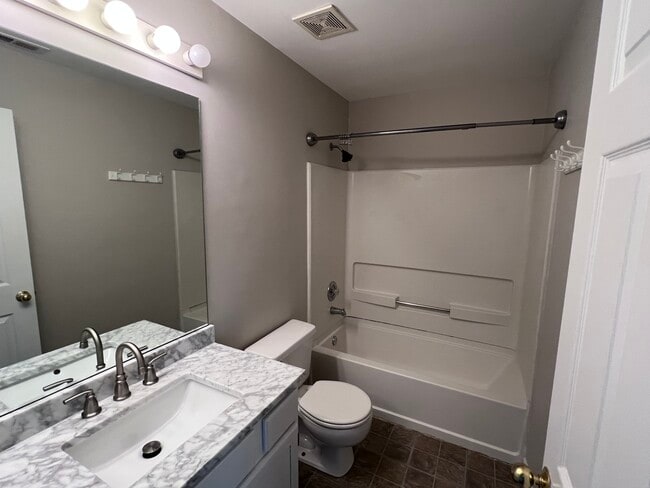 Building Photo - 1134 Dovercliff Way