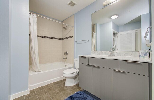 Building Photo - 5925 Almeda Rd