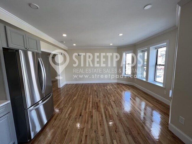 Building Photo - 4 bedroom in Boston MA 02134