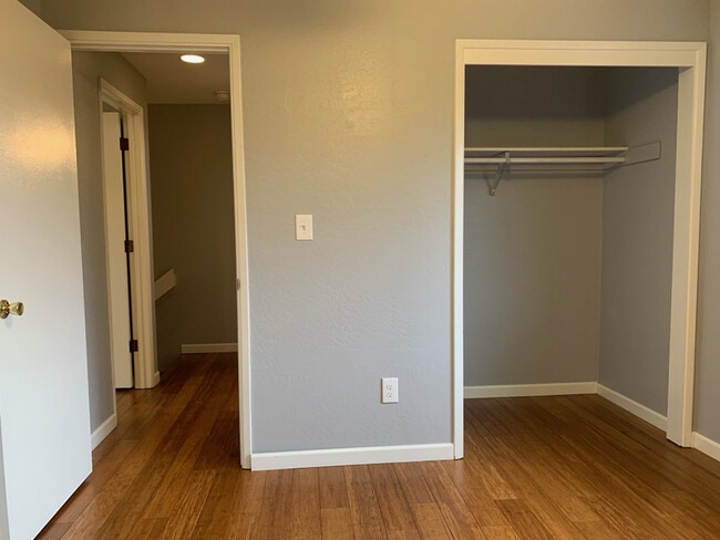 Building Photo - 319 Glenn St