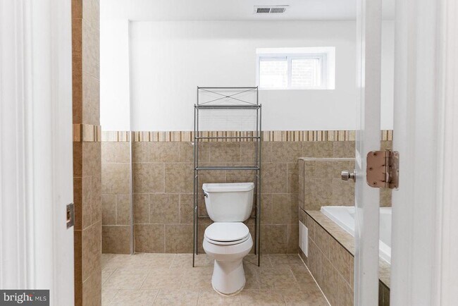 Building Photo - 227 E Girard Ave