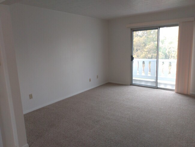 Building Photo - 8047 Pippin Rd
