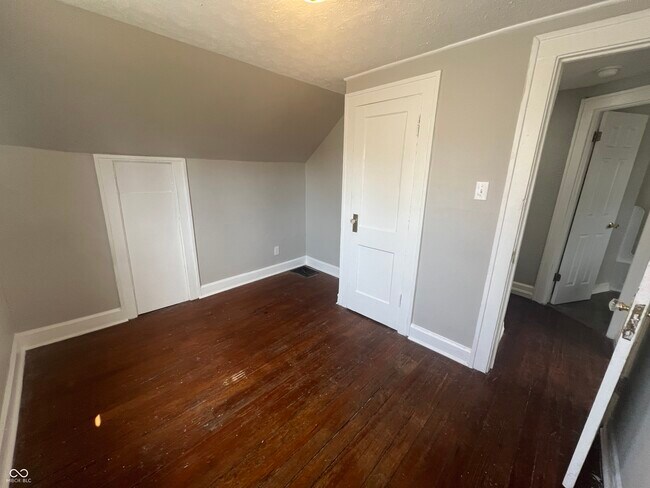 Building Photo - 4919 Orion Ave