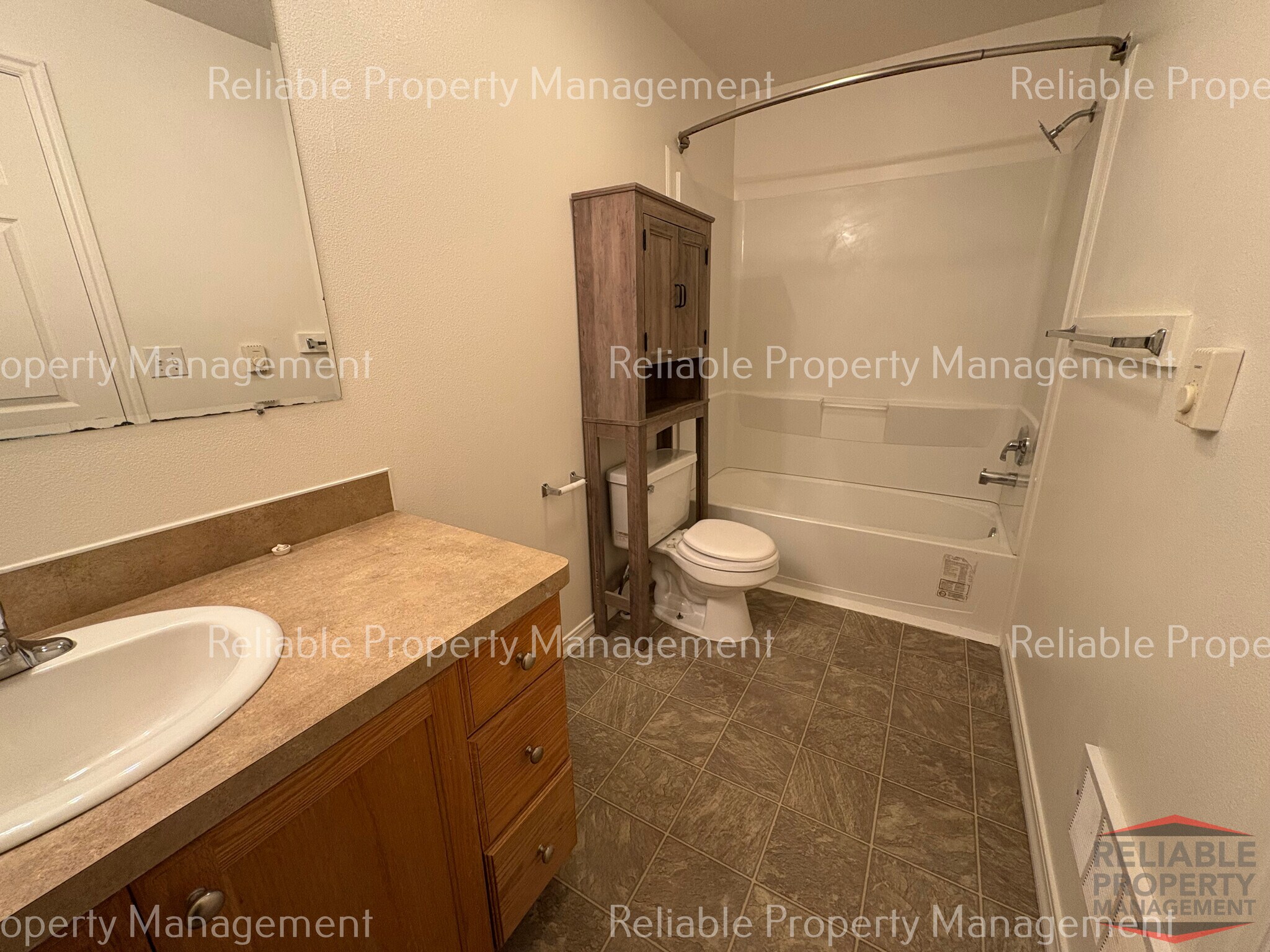 Building Photo - 3723 Deloy Dr