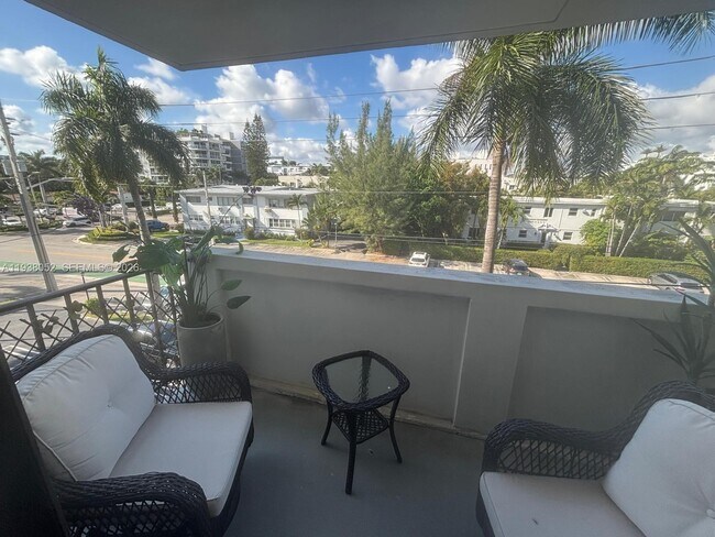 Building Photo - 10101 E Bay Harbor Dr