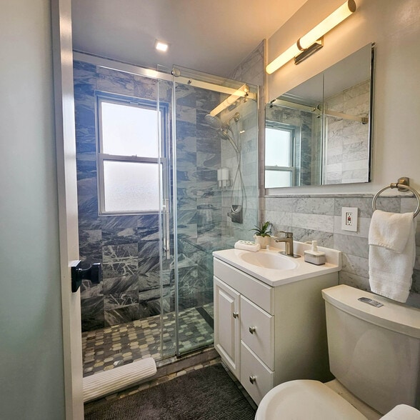 Building Photo - 3239 46th St