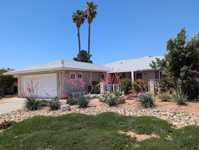 Building Photo - 28055 Grosse Point Dr