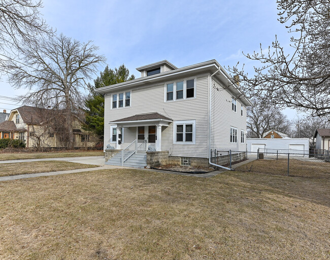 Building Photo - 1814 E St Francis Ave