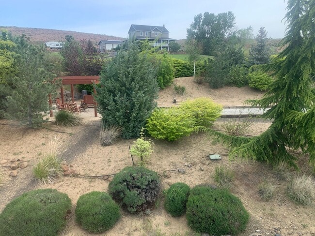Building Photo - West Valley Home on a Hill