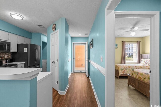 Building Photo - 637 Waterway Village Blvd