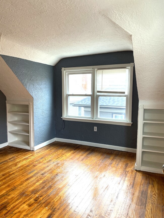 Building Photo - 923 Walnut St