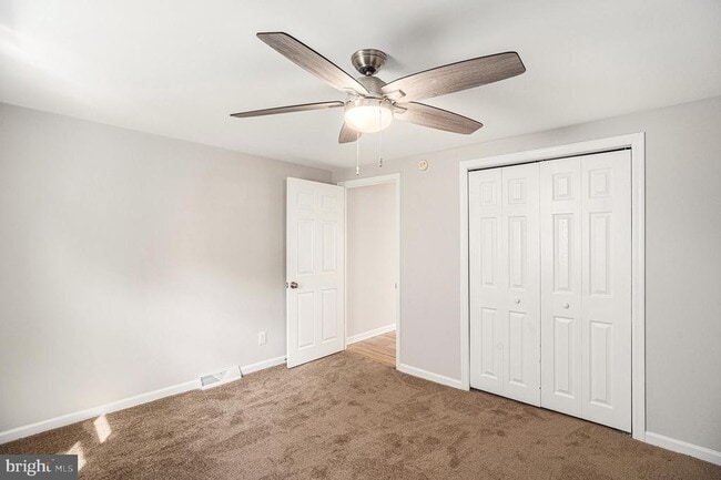 Building Photo - 235 Roberts Ave